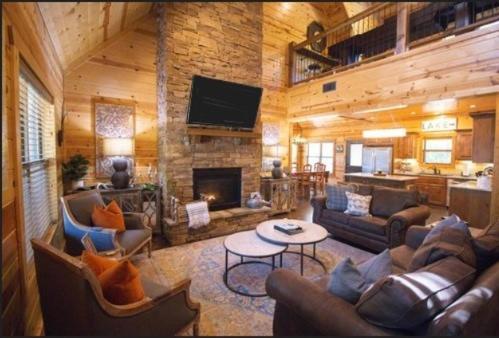 4Br/3Bth Family Cabin With A Hot Tub, Sleeps 14 โบรคเคนโบว์ ภายนอก รูปภาพ